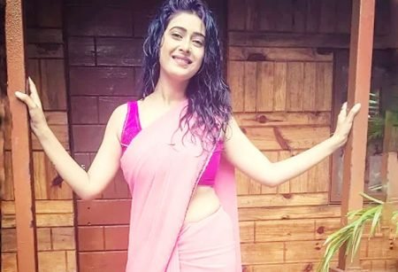 গাঁজাসহ অভিনেত্রী গ্রেফতার