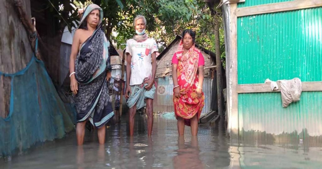 সোনারগাঁয়ে সামন্য বৃষ্টিতে জলাবব্ধতা ভোগান্তিতে দুই শতাধিক পরিবার
