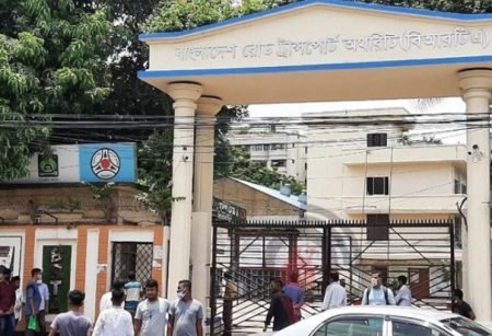 চালুর বিজ্ঞপ্তি দিয়েও বন্ধ বিআরটিএ, ভোগান্তিতে সেবাগ্রহীতারা