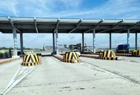 মাওয়া-ভাঙ্গা এক্সপ্রেসওয়ে বগাইল টোলপ্লাজা যেন মৃত্যুফাঁদ