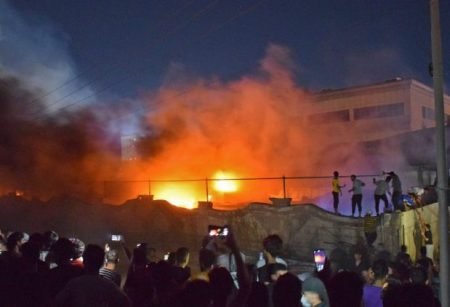 ইরাকে করোনা হাসপাতালের অগ্নিকাণ্ডে একশ’ ছাড়িয়েছে নিহতের সংখ্যা