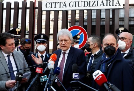 ৩০ রুশ কূটনীতিককে বহিষ্কার করল ইতালি