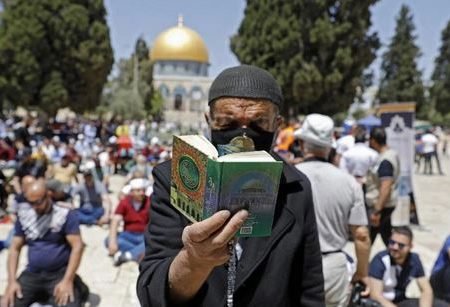 আল-আকসায় মুসল্লিদের ঢল