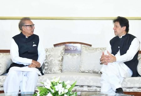 তত্ত্বাবধায়ক প্রধানমন্ত্রীর নিয়োগ পর্যন্ত ইমরান খানের দায়িত্ব