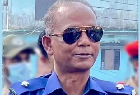 টিপকাণ্ড নিয়ে প্রতিবাদকারীদের বিরুদ্ধে আপত্তিকর পোস্ট, পুলিশ কর্মকর্তা ক্লোজড