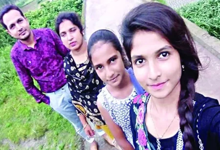 দুই মেয়ে ও স্ত্রীকে হত্যার পর শুয়ে ছিলেন মহাসড়কে
